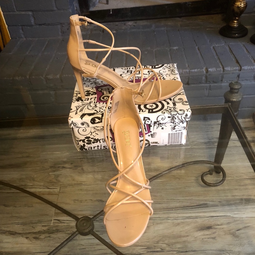 👾 BRASH STRAPPY NUDE HEELS